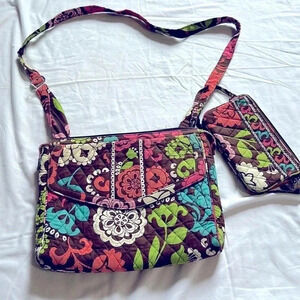 Vera Bradley purse and matching wallet set crossbody